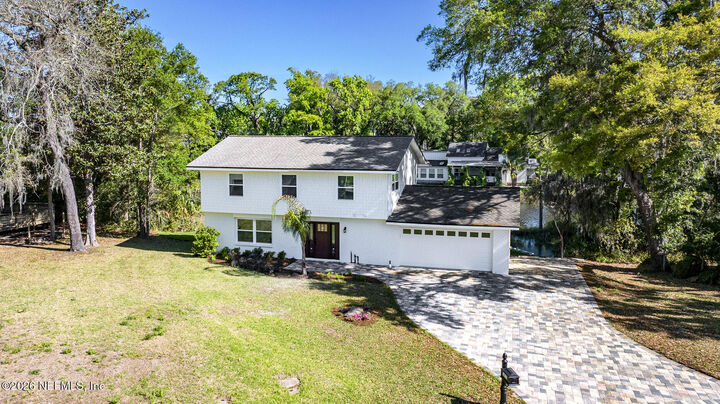 Property Photo: 1811 Twelve Oaks Lane N FL 32266