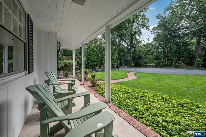 Property Photo:  570 Bennington Terrace  NJ 07450 