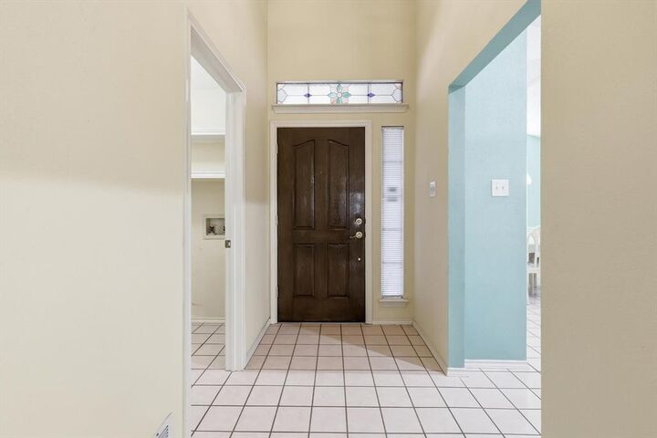 Property Photo: 2703 Old English Court TX 76039