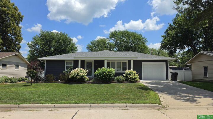 Property Photo: 520 N Ohio Avenue NE 68467