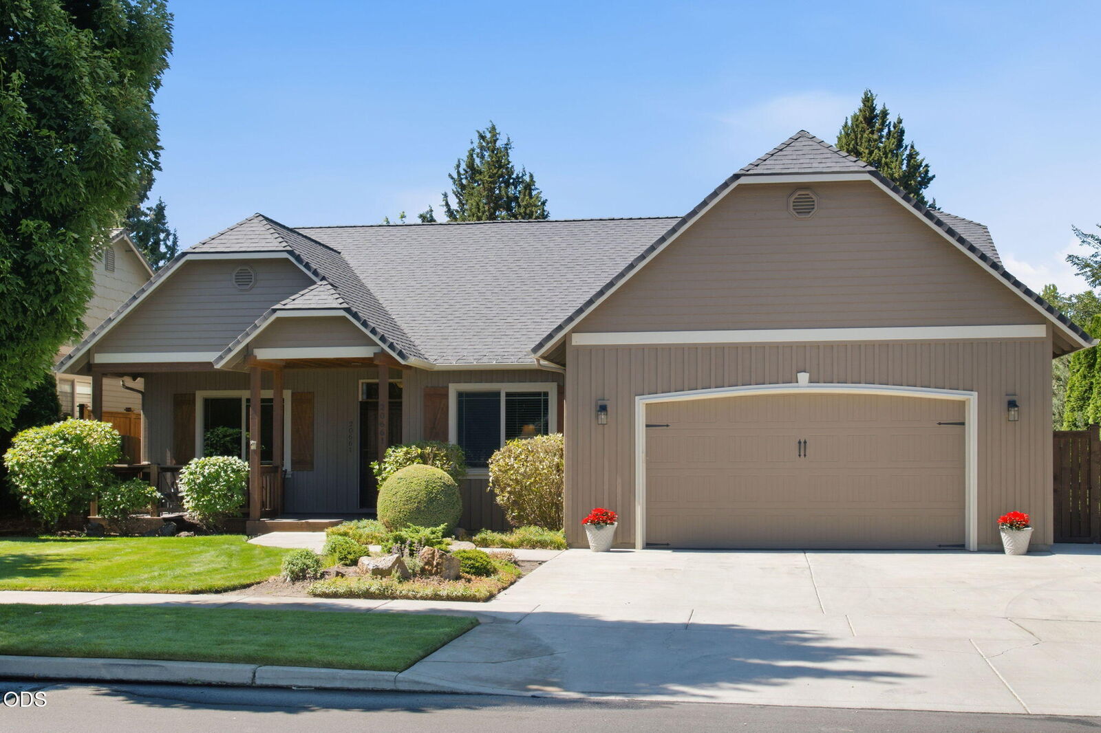 Property Photo:  20661 Boulderfield Avenue  OR 97701 