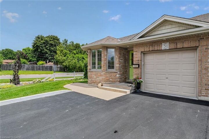 Property Photo: 51 Millcroft Drive ON N3Y 0B1