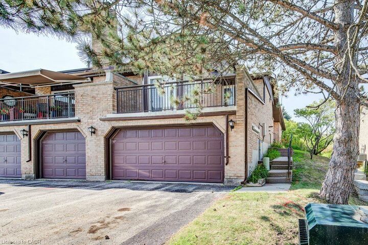 Property Photo: 450 Beechwood Place 6 ON N2T 1Y7