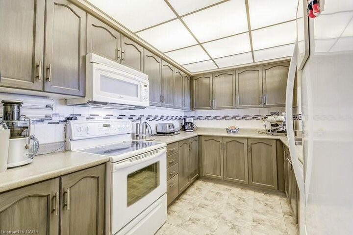 Property Photo: 495 Highway No. 8 510 ON L8G 5E1