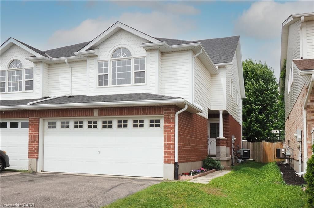 Property Photo:  