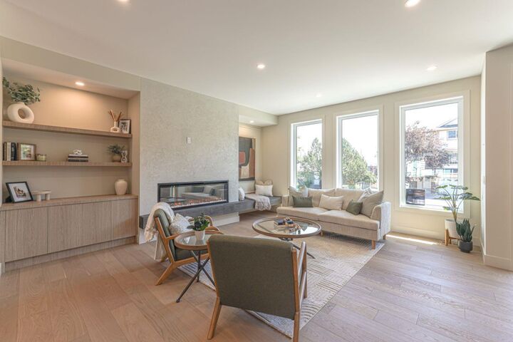 Photo de la propriété:  147 Heston Street NW  AB T2K 2C5 