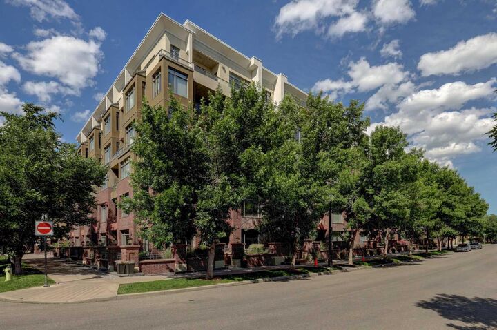 Property Photo: 950 Centre Avenue NE 511 AB T2E 0P3