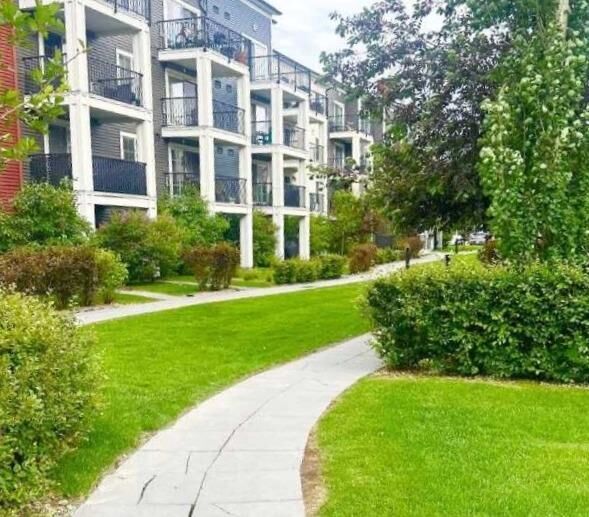 Property Photo: 755 Copperpond Boulevard SE 5407 AB T2Z 4R2