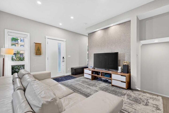 Property Photo: 3414 15 Street SW AB T2T 5S9