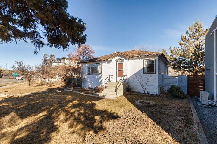 Property Photo: 2820 Parkdale Boulevard NW AB T2N 3S8