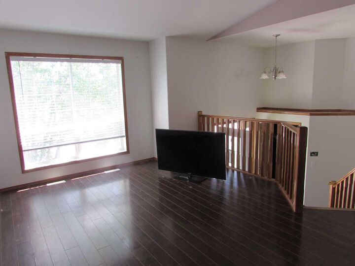 Property Photo:  5204 Landsdowne Avenue  AB T0M 0J0 