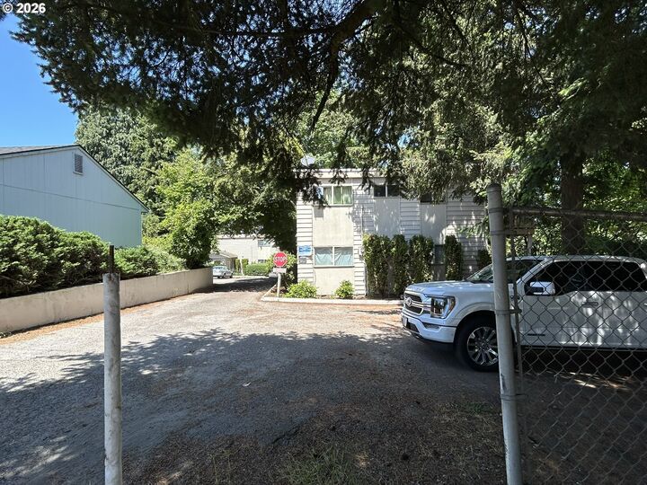 Property Photo: 3812 E 14th St WA 98661