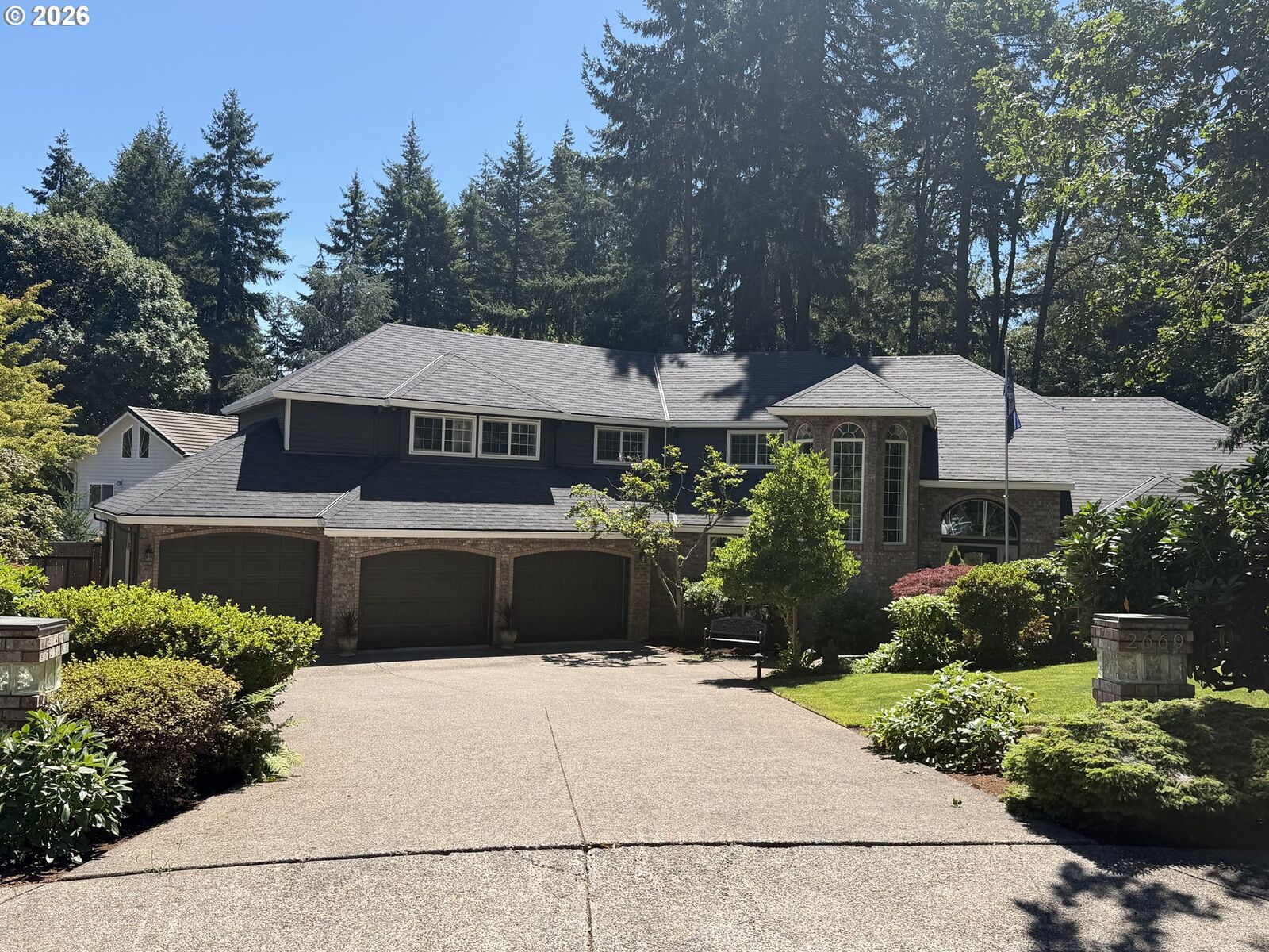 Property Photo: 2669 Garfield St OR 97405