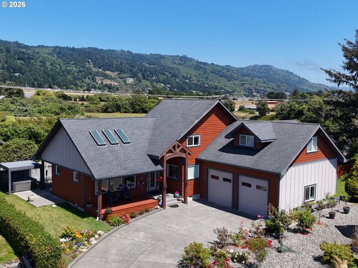 Property Photo: 97972 Sea Breeze Way OR 97415