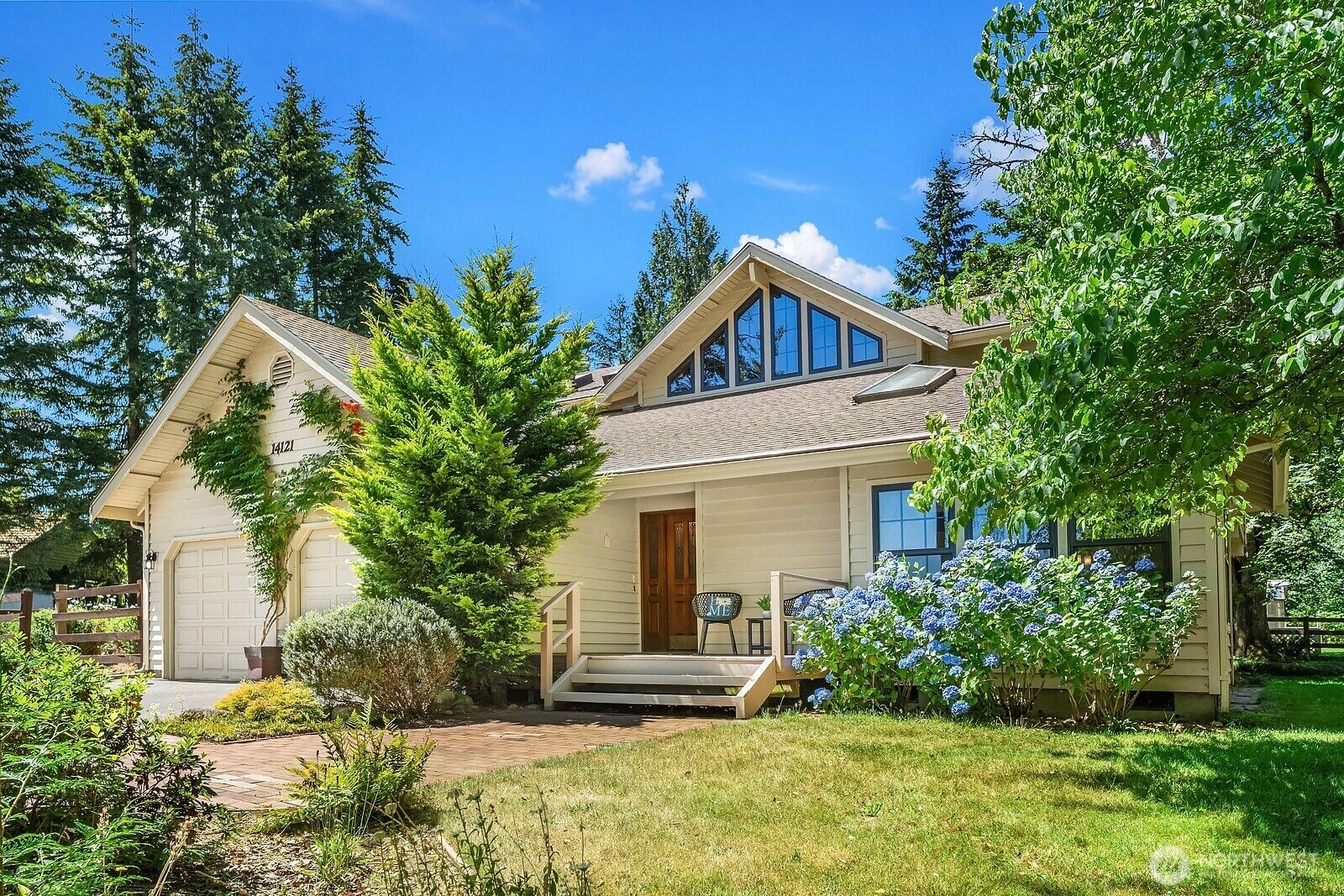Property Photo: 14121 SE 228th Street WA 98042