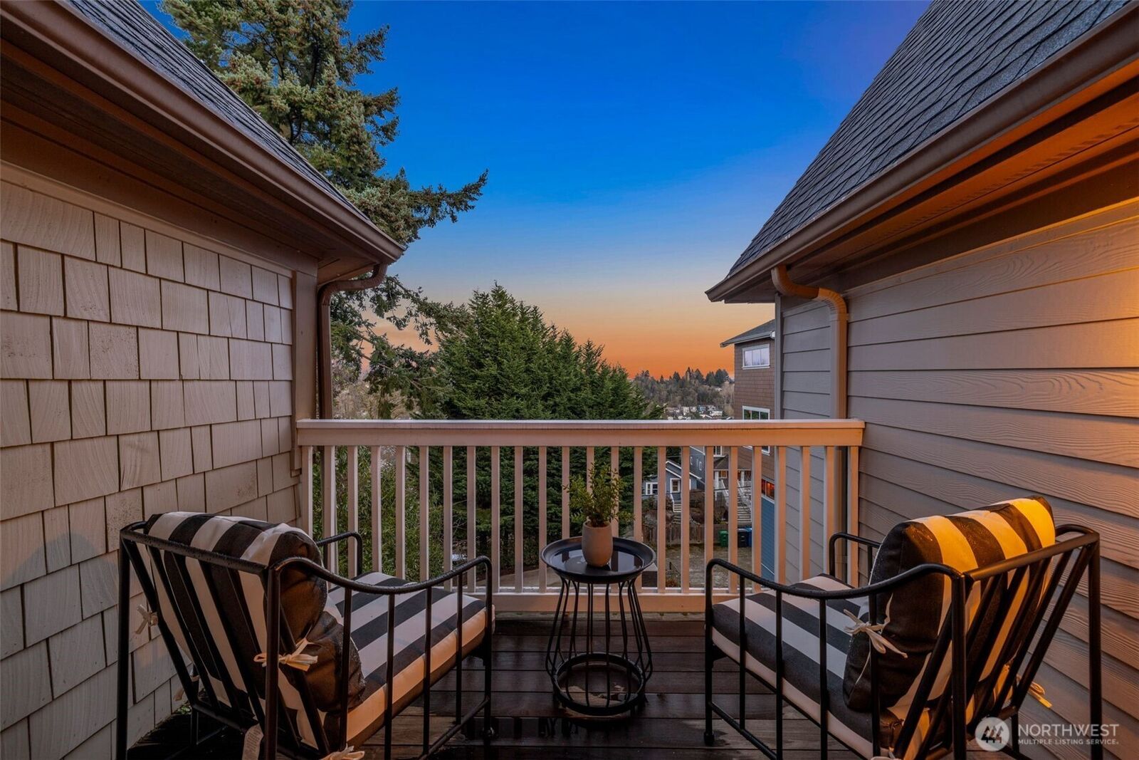 Property Photo: 337 25th Avenue E WA 98112