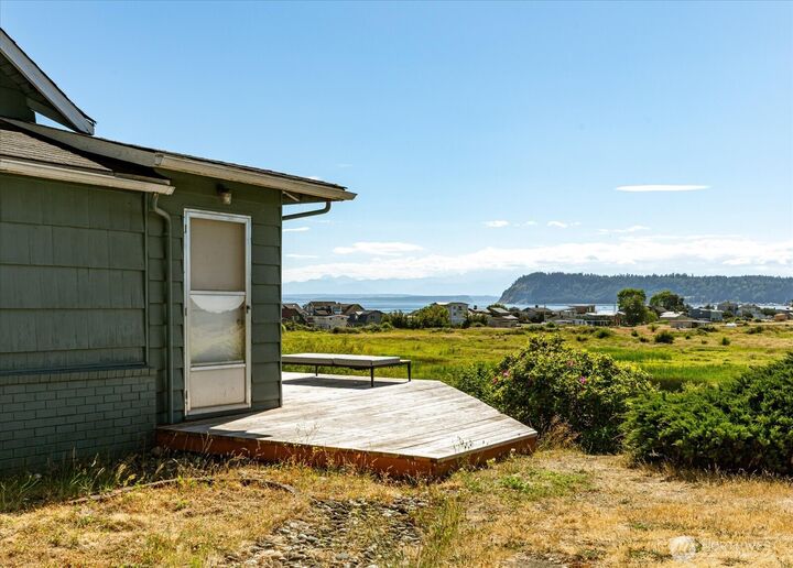 Property Photo: 6054 Snapdragon Lane WA 98236