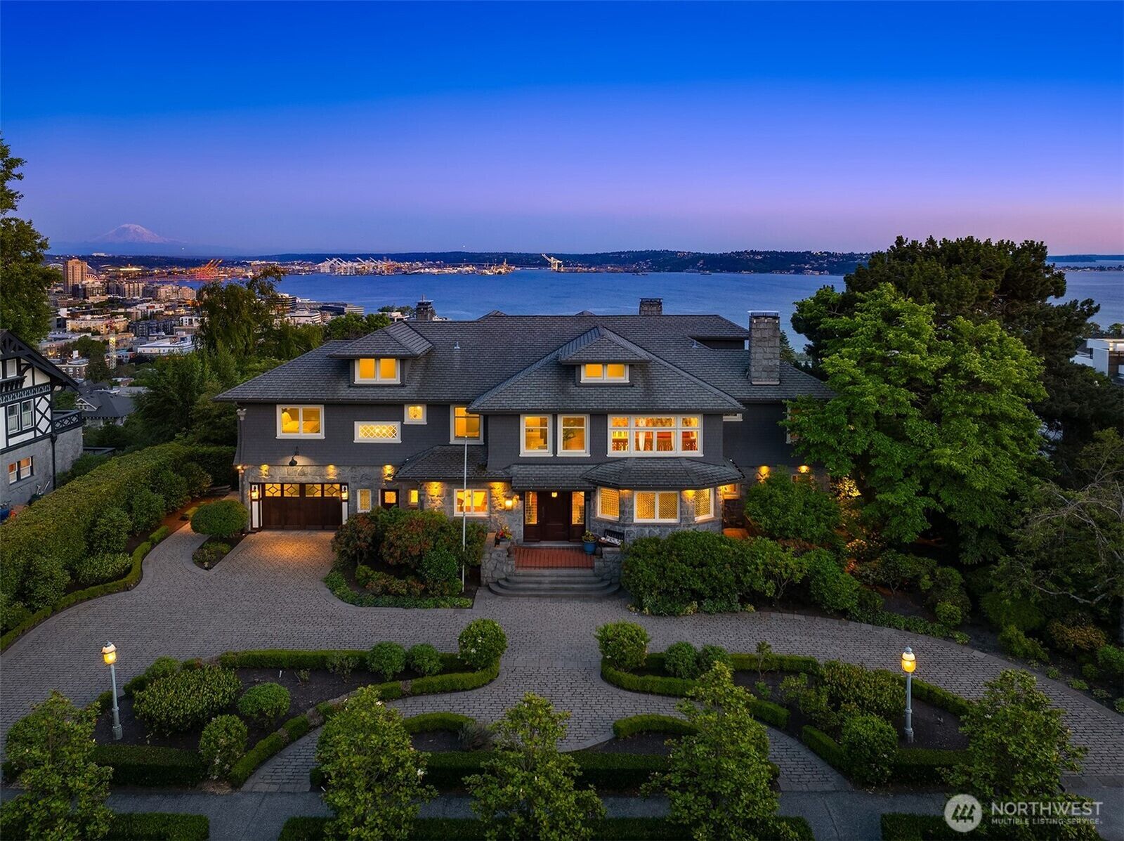 Property Photo: 421 W Highland Drive WA 98119