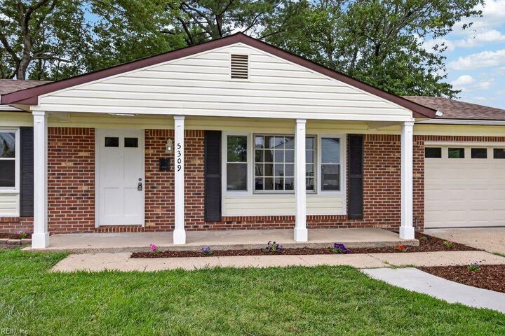 Property Photo: 5309 Leesburg Dr VA 23462