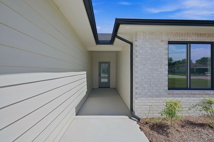 Property Photo: 602 Elmwood St KS 67147-1124