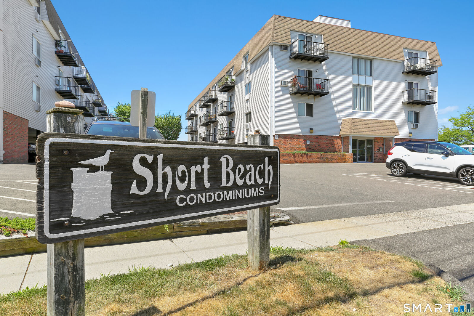 Property Photo:  115 Short Beach Road 201  CT 06615 