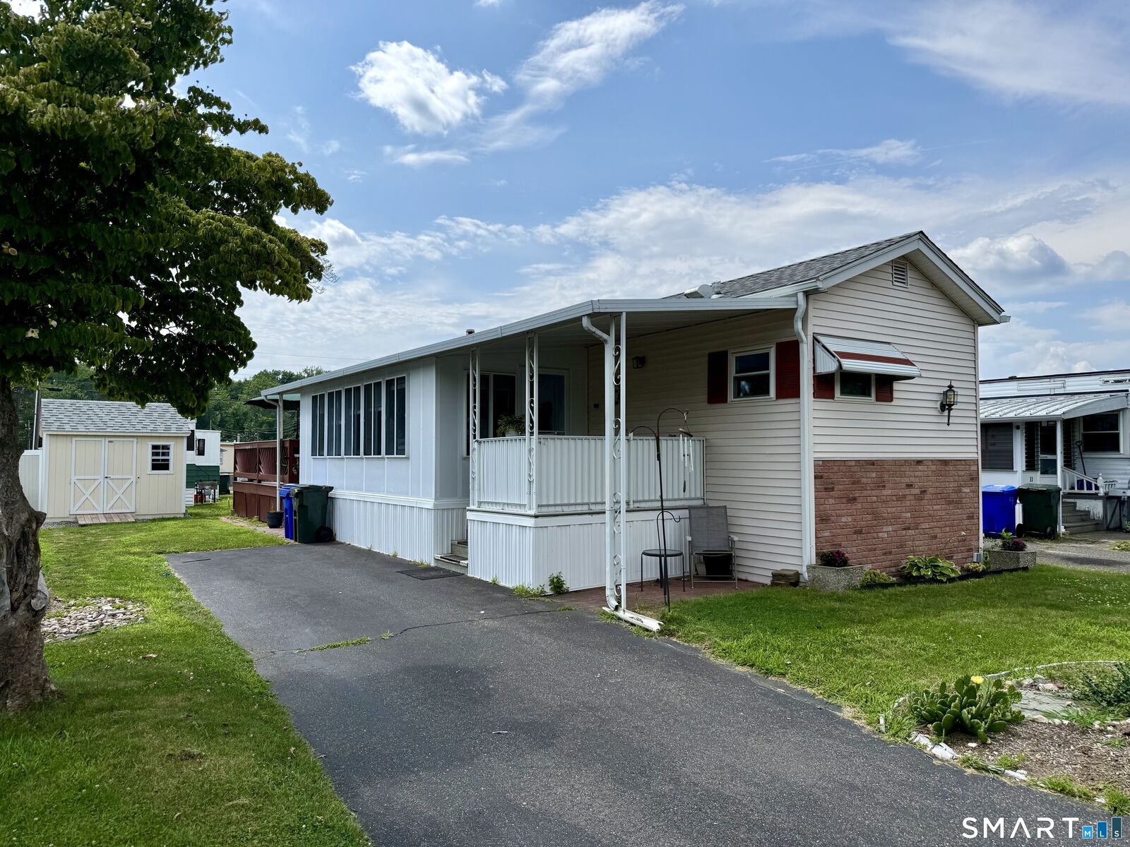 Property Photo: 9 Arawak Drive CT 06118