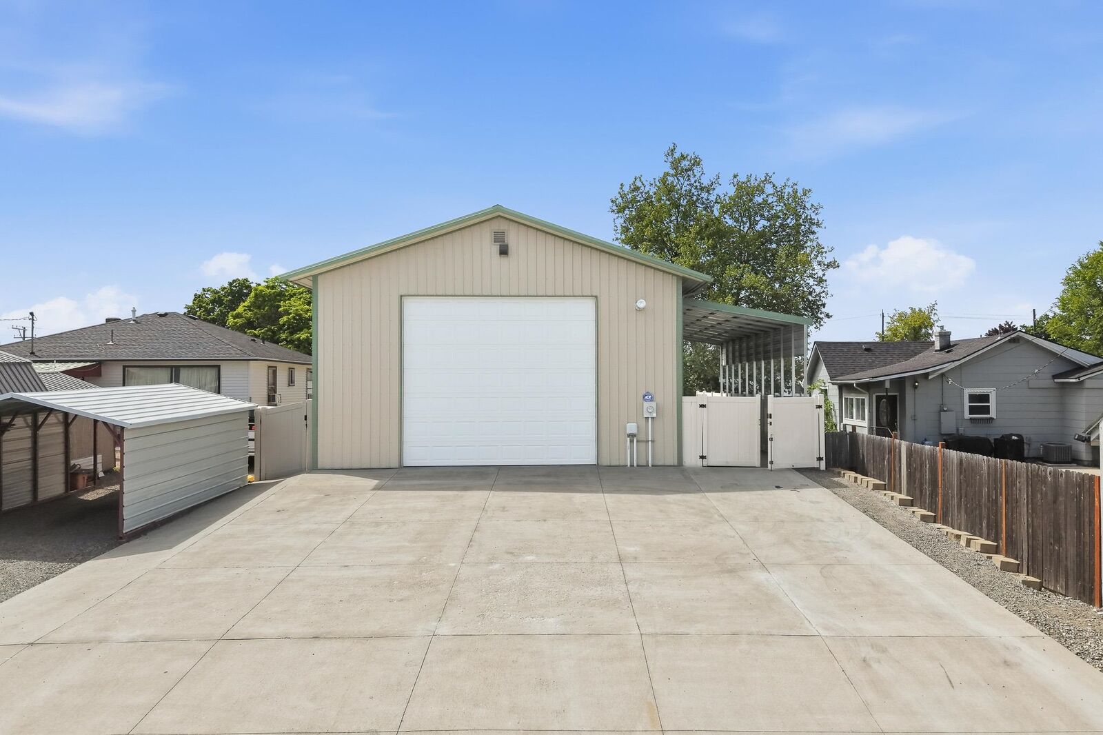 Property Photo: 4218 N Maple St WA 99208