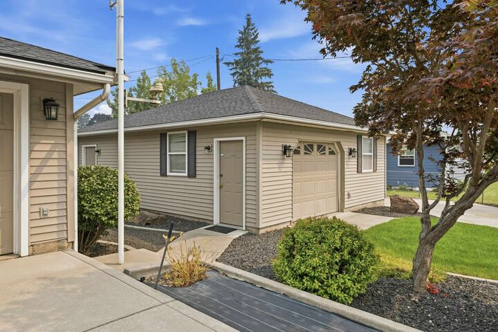 Property Photo:  1116 N Willow Rd  WA 99206 
