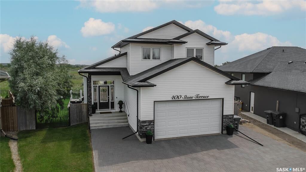 Property Photo: 400 Stone Terrace SK S0K 0A2