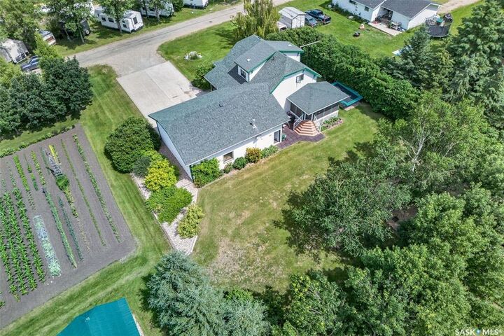 Property Photo: 138 1st Street S SK S0K 2J0
