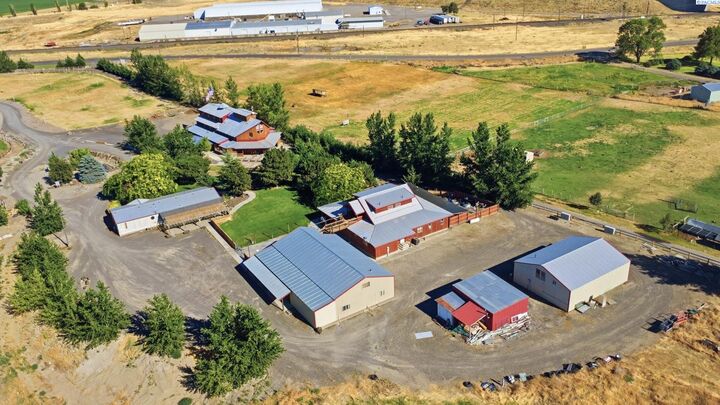 Property Photo: 315 Monument Dr WA 99323