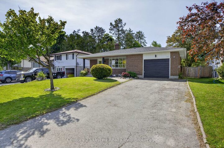 Property Photo: 1169 Danita Boulevard ON K9J 7J9