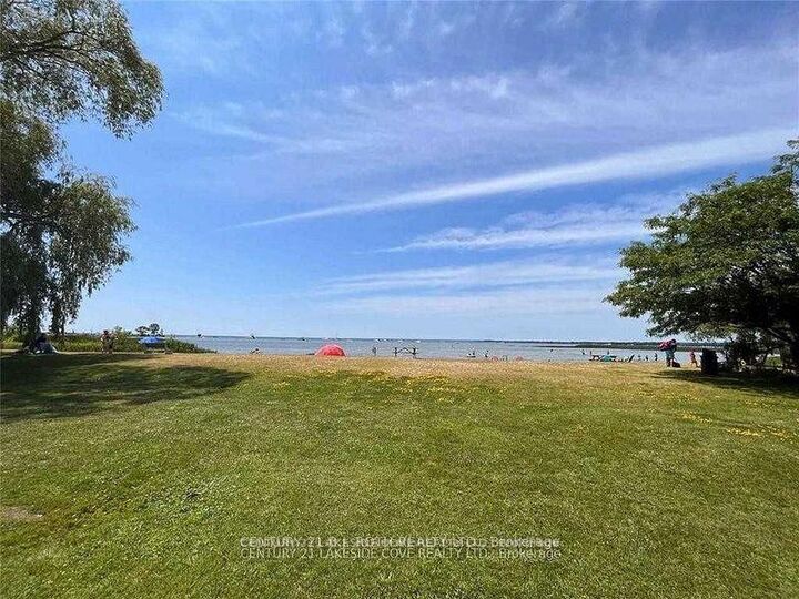Property Photo: 1 Paradise Boulevard S Unit 27 ON L0K 1B0
