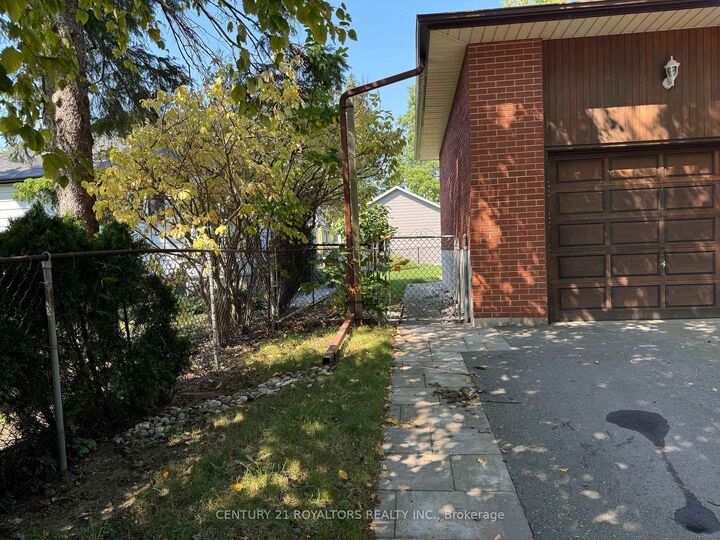 Property Photo:  404 Trent Street W Bsmt  ON L1N 1M5 