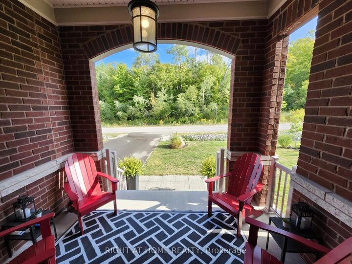 Property Photo:  84 Diamond Valley Drive  ON L0L 2E0 