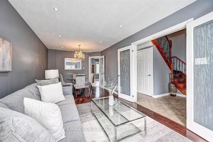 Property Photo:  573 Burnett Avenue  ON N1T 1M6 