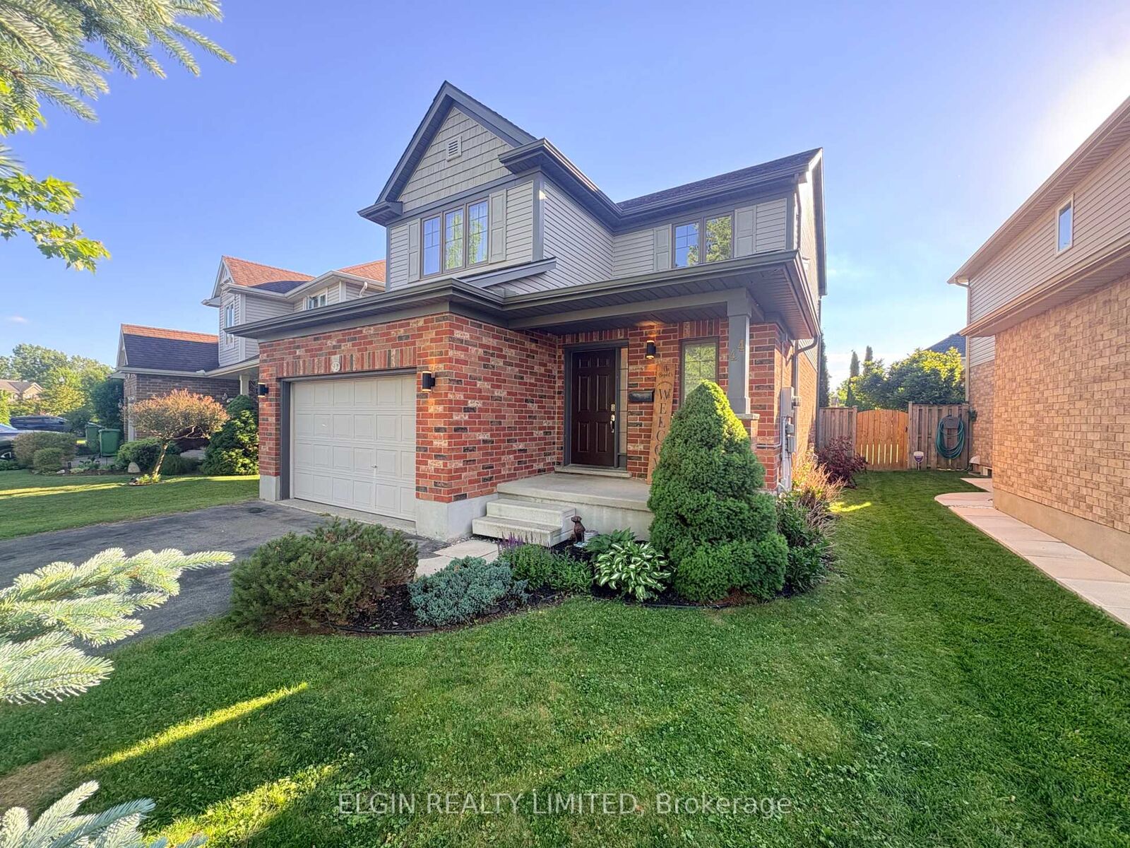 Property Photo: 44 Peach Tree Boulevard ON N5R 4Y7