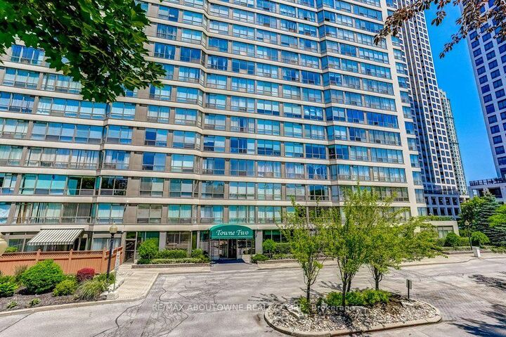 Property Photo:  55 Elm Drive W 1007  ON L5B 3Z3 