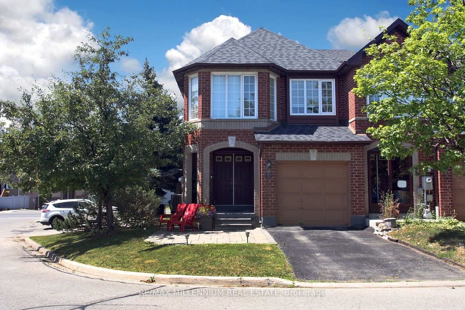 Property Photo:  20 Kenwood Drive 20  ON L6X 4P5 