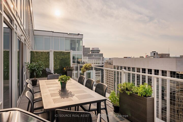 Property Photo:  199 Slater Street 2202  ON K1P 0C8 