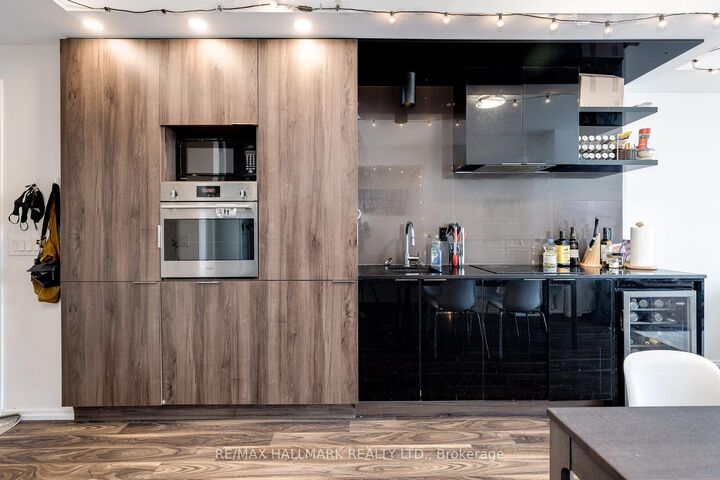 Property Photo:  70 Temperance Street 3317  ON M5H 4E8 