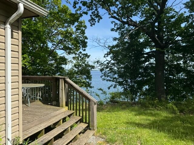 Property Photo: 2458 Howe Island Drive ON K7G 2V6