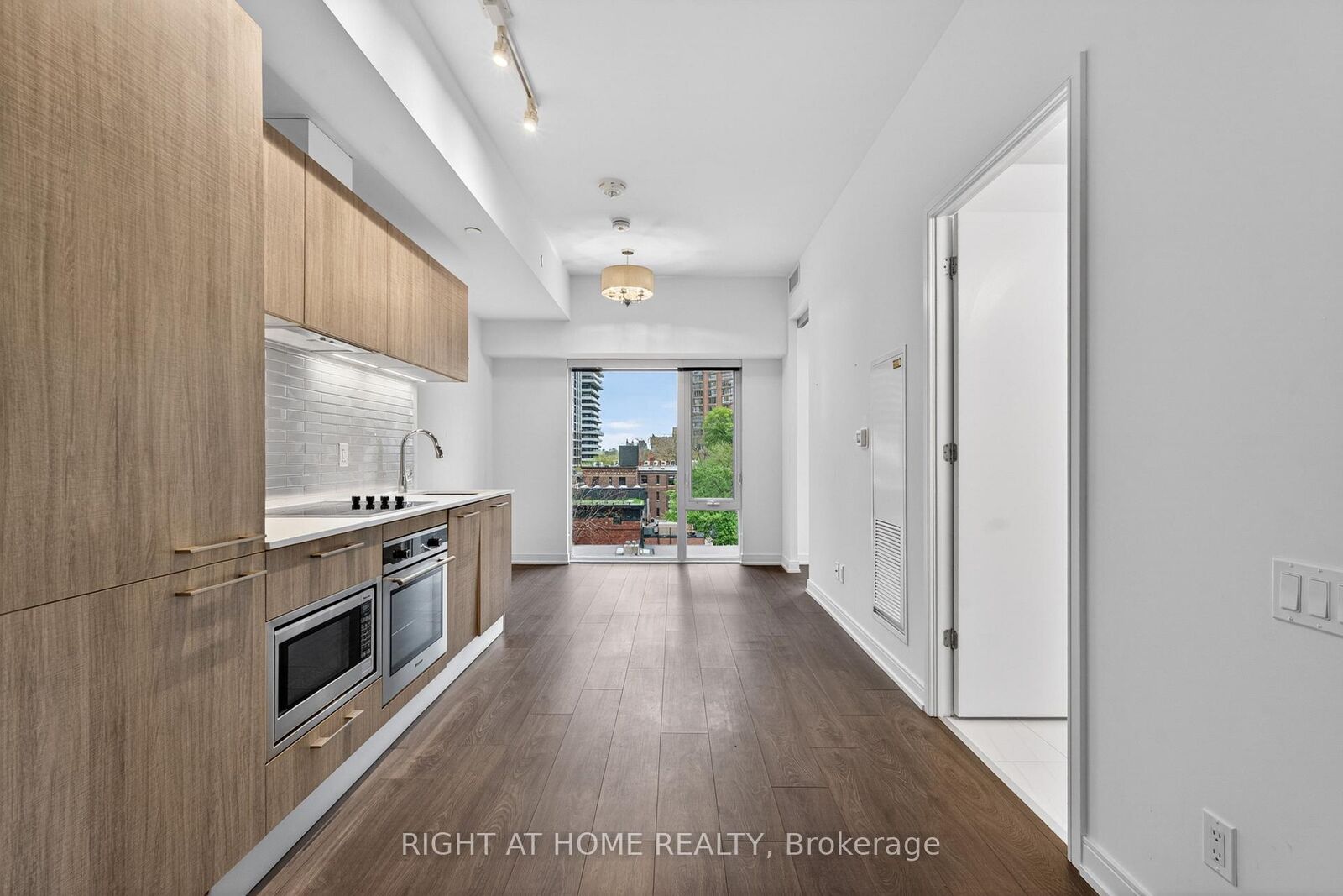 Property Photo: 3 Gloucester Street 512 ON M4Y 0C6