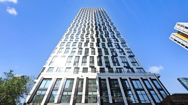 Property Photo:  252 Church Street 5207  ON M5B 0E6 