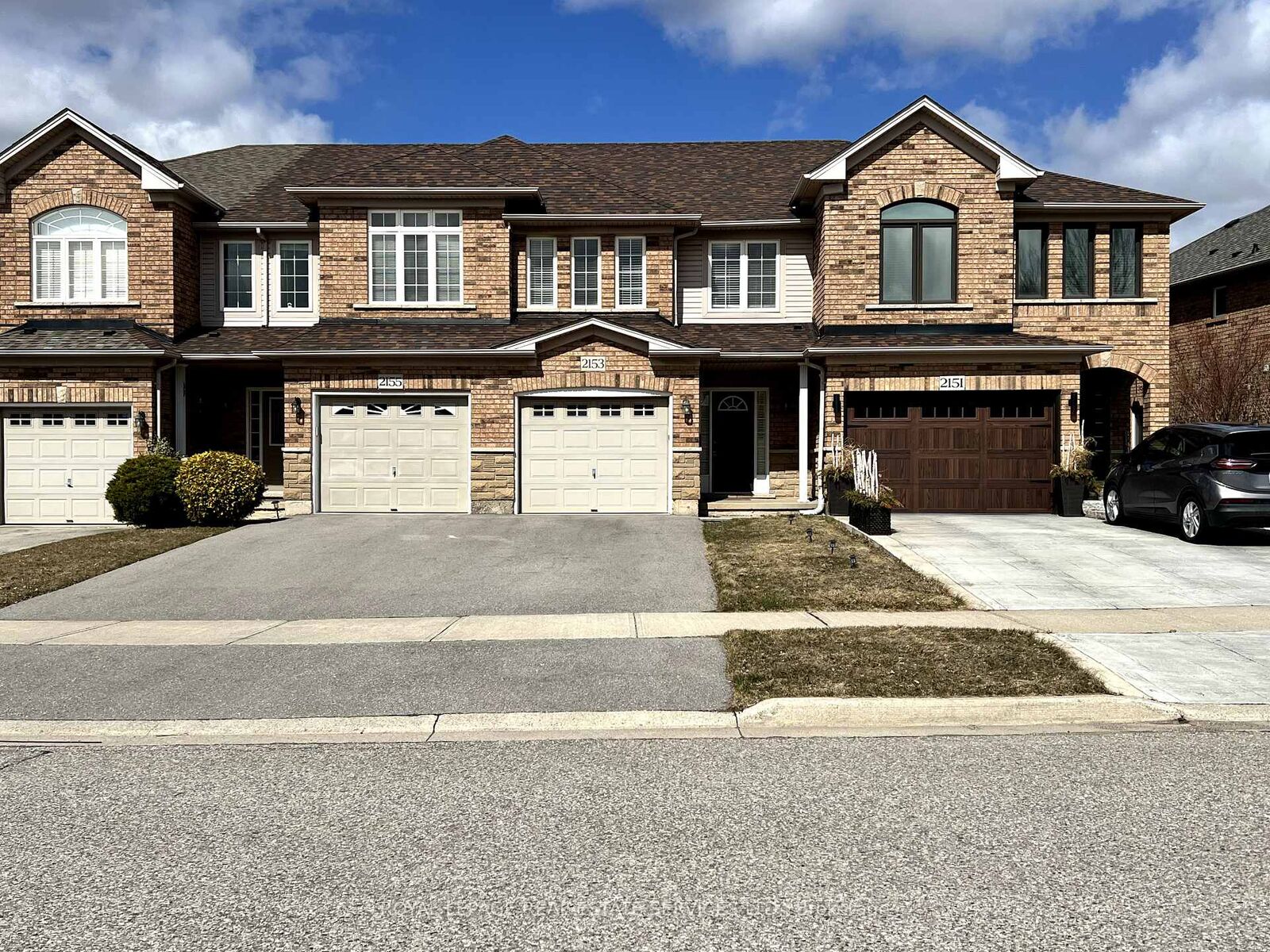 Property Photo:  2153 Redstone Crescent  ON L6M 5B2 
