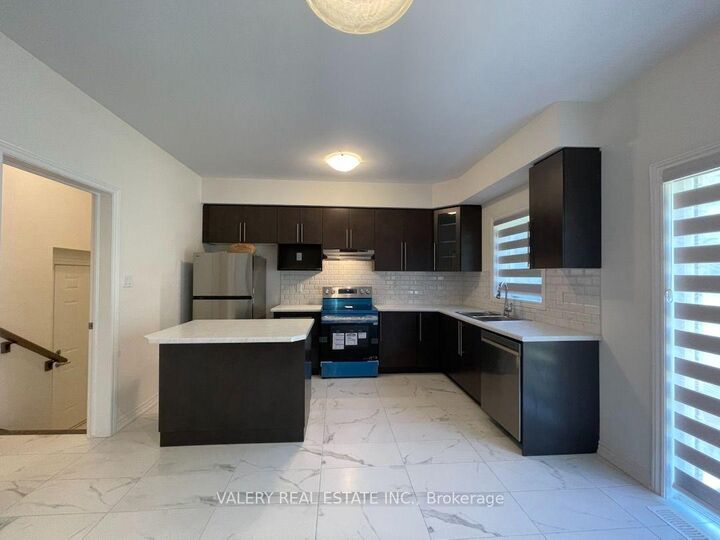 Property Photo:  27 McKernan Ave Avenue  ON N3V 0C2 