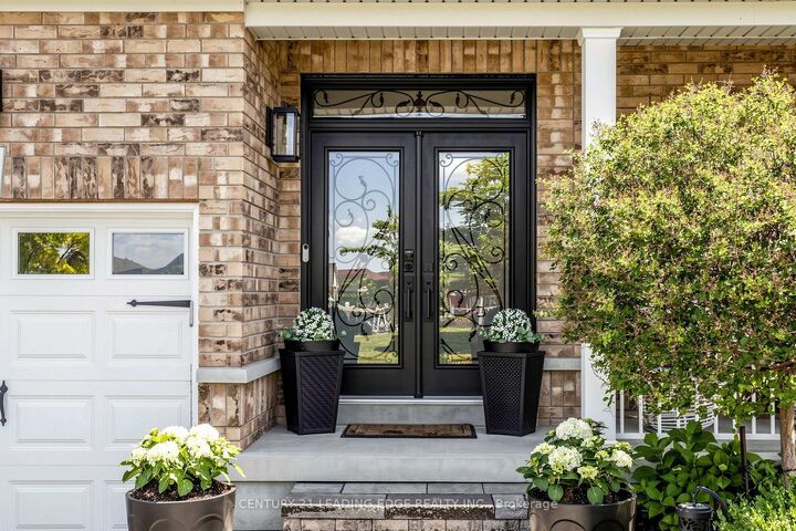 Property Photo:  177 Laurendale Avenue  ON L4P 0C2 