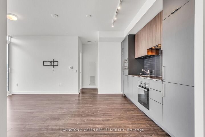 Property Photo:  50 O'Neill Road 711  ON M3C 0R1 