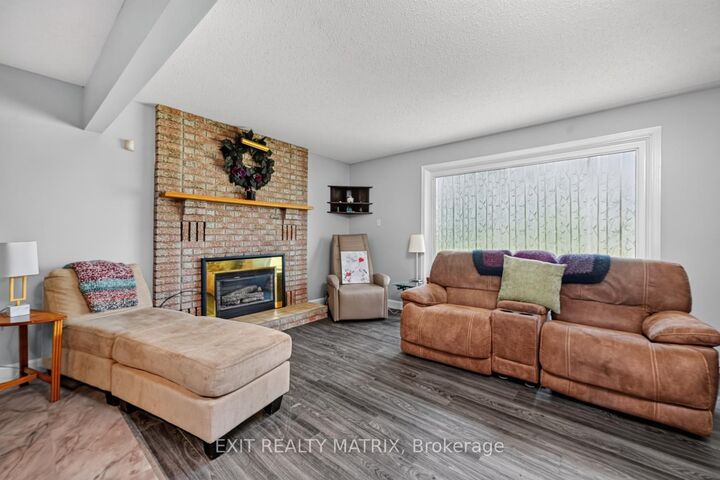 Property Photo:  2311 Edward Kidd Crescent  ON K0A 2T0 