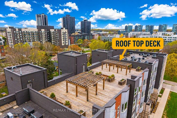 Property Photo:  253 Albert Street 103  ON N2L 3T7 